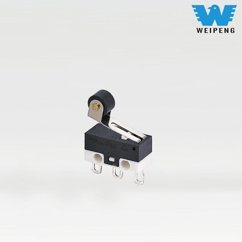 Mikrojalustan hiiren napsautuskytkin suorilla ja taivutetuilla pinnoilla