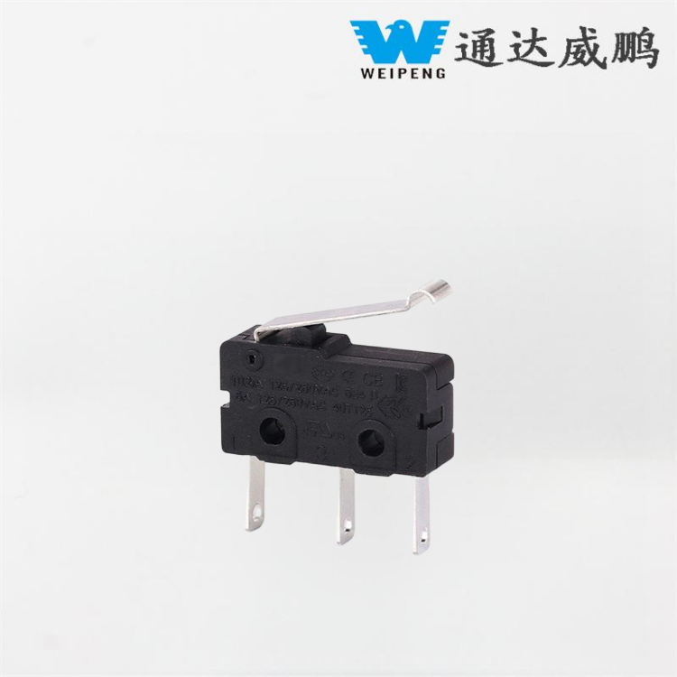 Pieni pölytiivis kolminapainen kytkin